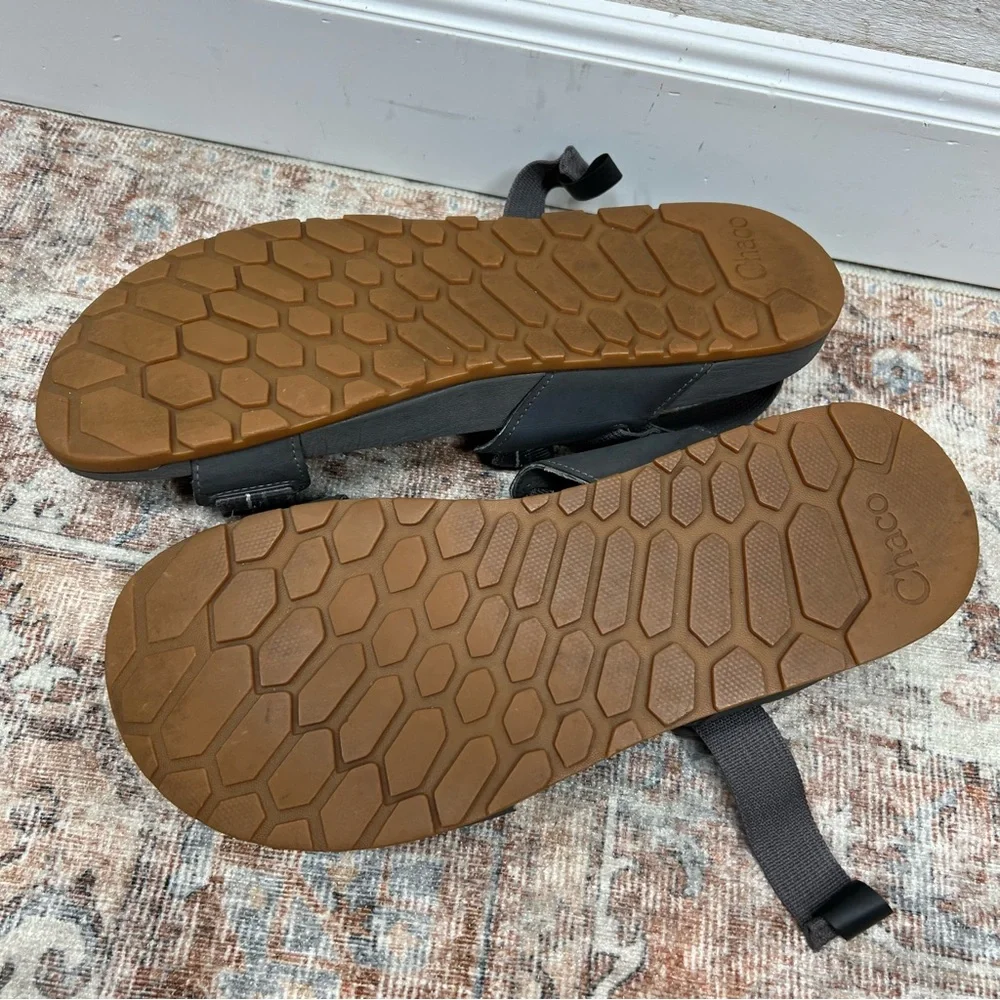 Chacos Sandals Mens Size 11  Lowdown Gray Adjustable Straps Hiking Camping Beach